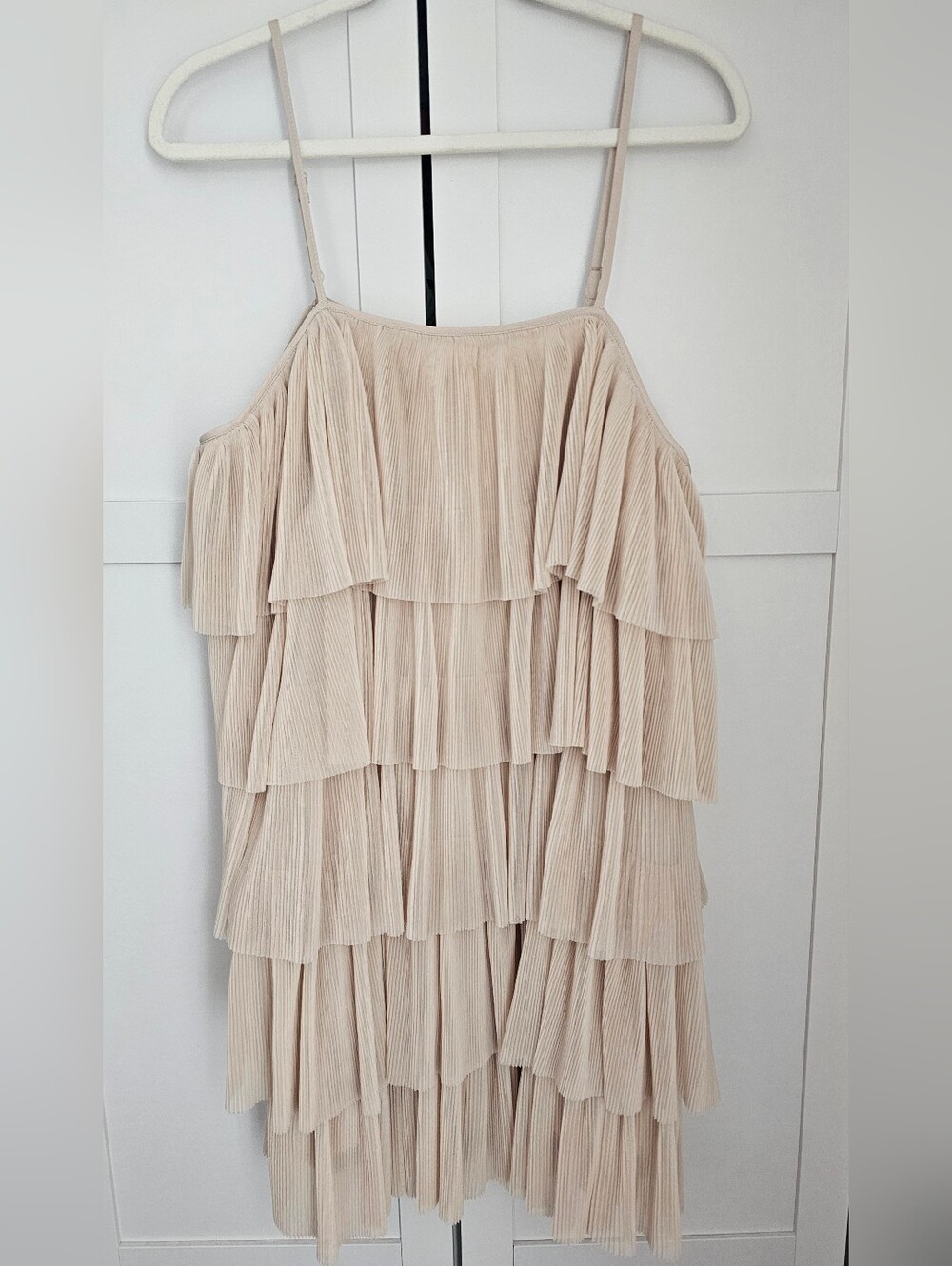 NWT Listicle Cream Plissé Tiered Ruffle Mini Dress Size M Romantic Coquette Boho